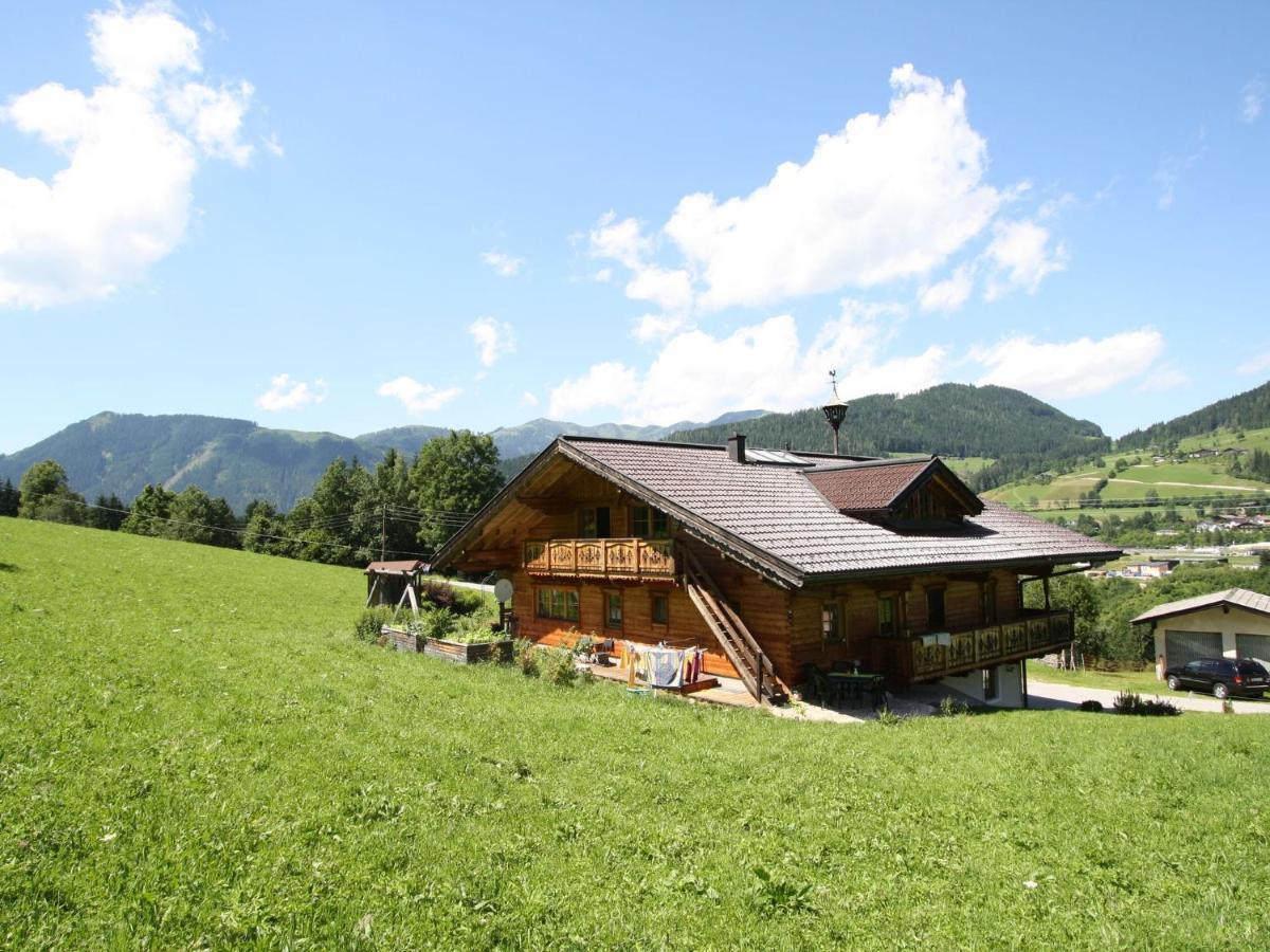Villa On A Courtyard Near The Ski Area In Salzburg Eben Im Pongau Bagian luar foto